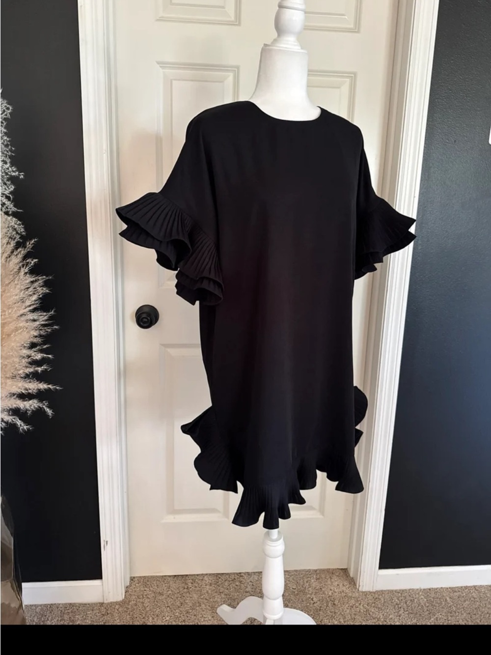 NWT Glam Ruffled Elbow Sleeve Dress size Medium - Picture 7 of 12
